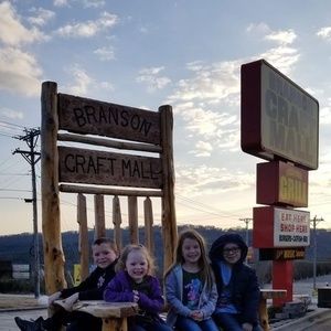 Meet your Posher, Becky